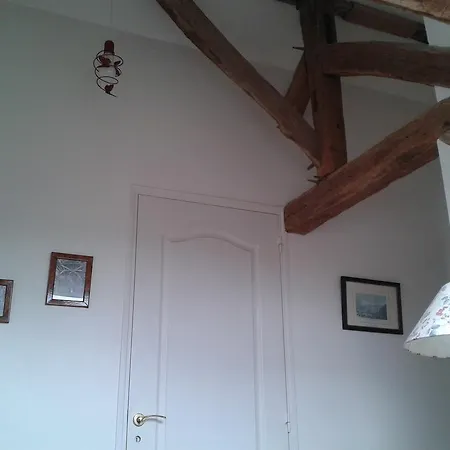 לינה וארוחת בוקר Saint Justin Montreuil (Pas-de-Calais)